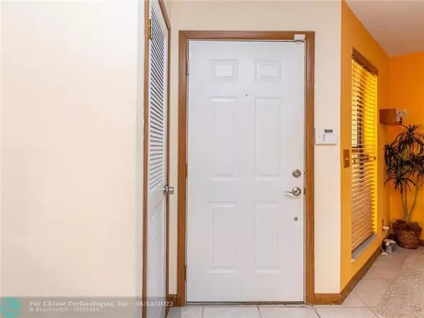 Hollywood, FL 33021,3416 Emerald Oaks Dr  #702