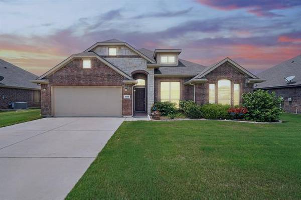 2132 Caroline Drive, Weatherford, TX 76087