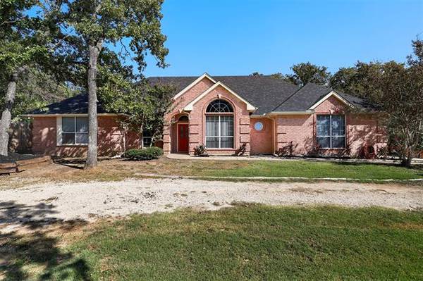 516 Shady Oaks Trail, Burleson, TX 76028