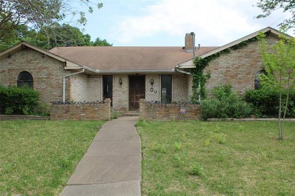 100 Wesley Drive, Desoto, TX 75115