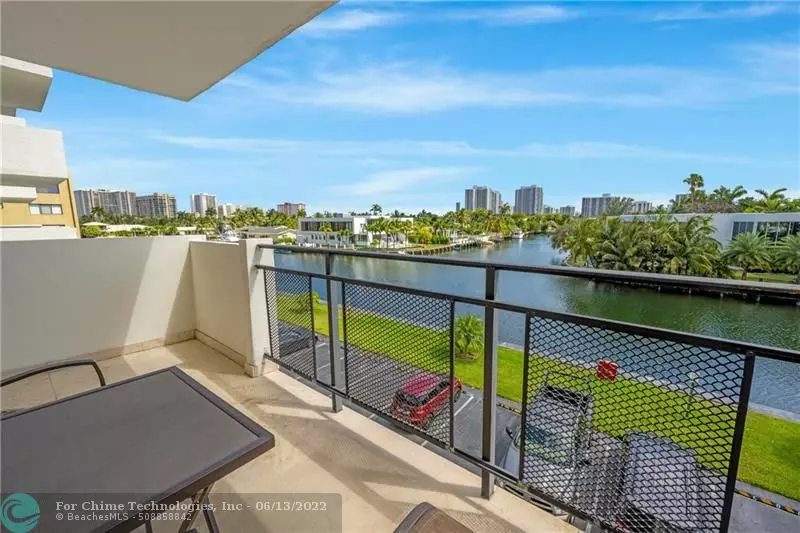 Hallandale Beach, FL 33009,401 Golden Isles Dr  #307