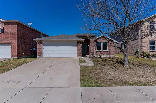 1613 Baxter Springs Drive, Fort Worth, TX 76247