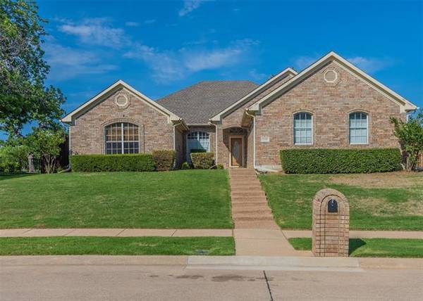 1308 Oakwood Court, Flower Mound, TX 75028