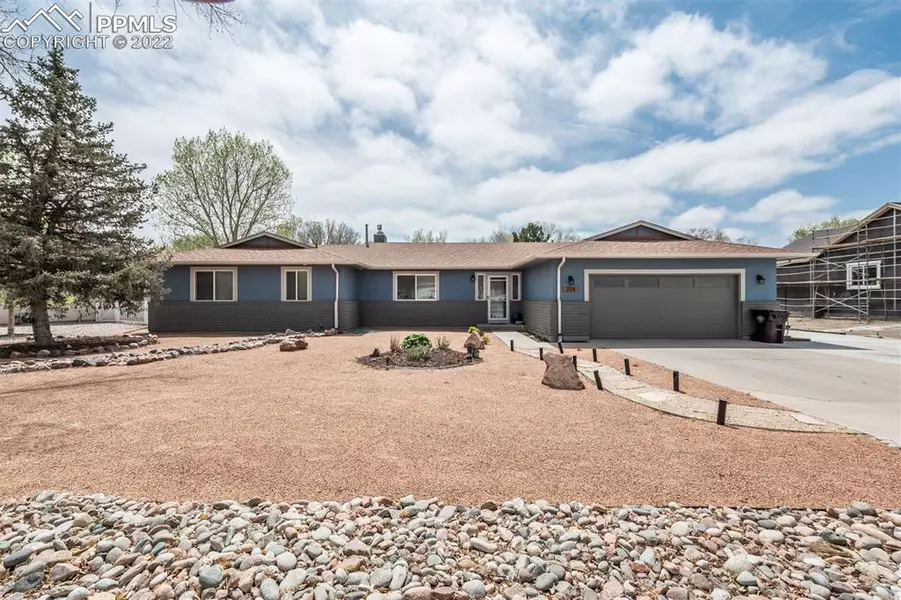 274 W Venturi DR, Pueblo West, CO 81007