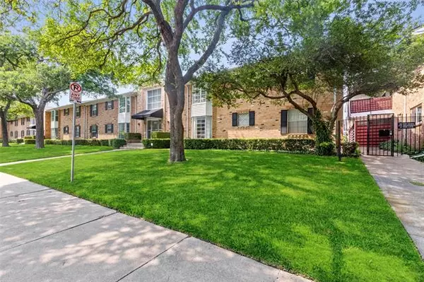 Dallas, TX 75206,6009 Sandhurst Lane #D