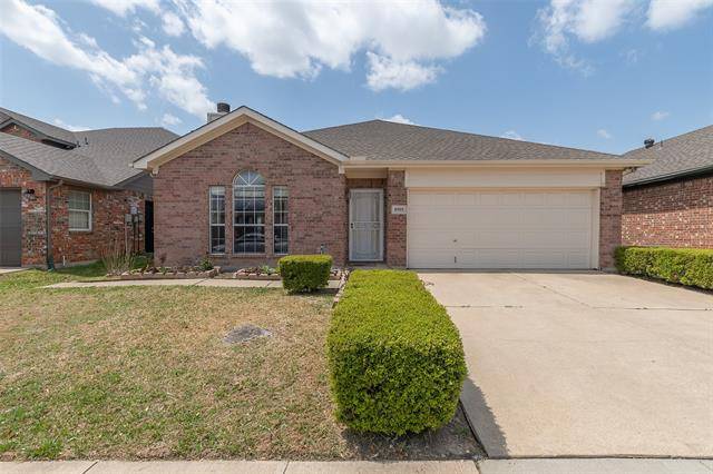 8505 Rainy Lake Drive, Fort Worth, TX 76244