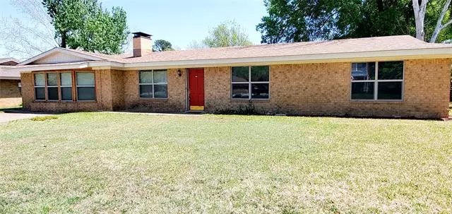 1309 N Mill Street, Bowie, TX 76230