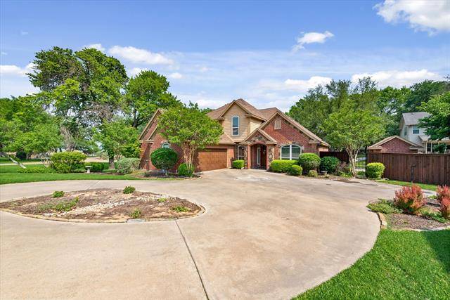 312 Leeward Circle, Azle, TX 76020