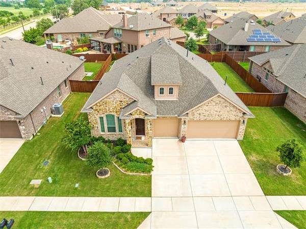 215 Equestrian Road, Hickory Creek, TX 75065