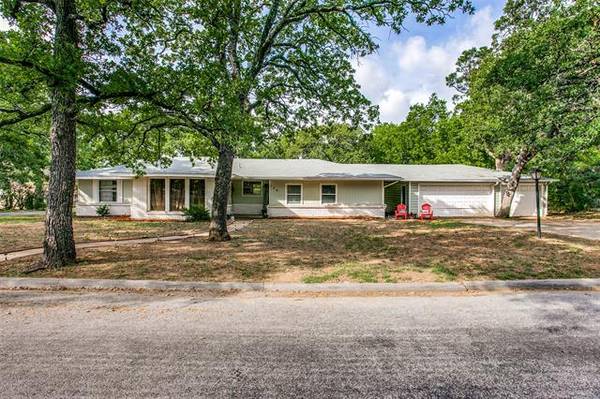 124 Rosedale Avenue, Keene, TX 76059