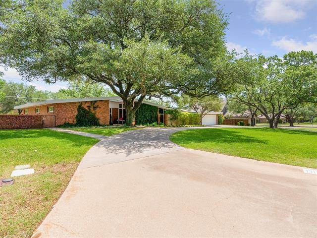 1311 W Westhill Drive, Cleburne, TX 76033