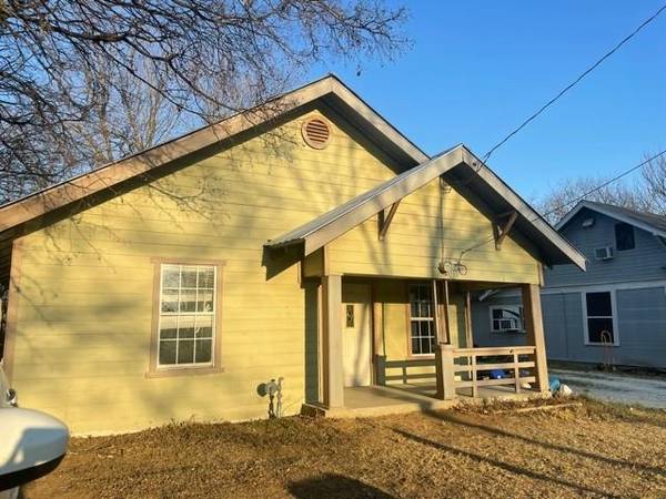 1206 N Wilhite Street, Cleburne, TX 76031