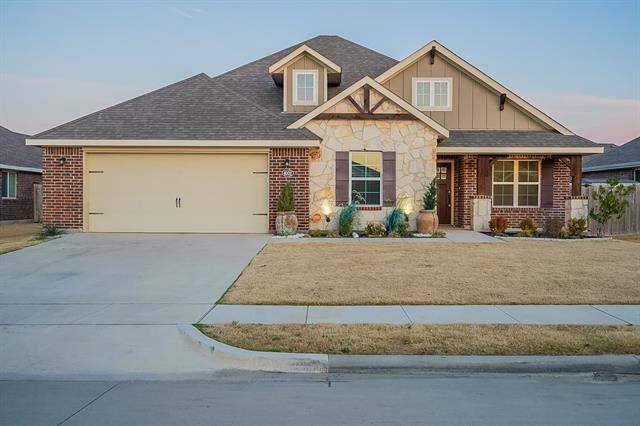 4002 Bridle Path Lane, Sanger, TX 76266