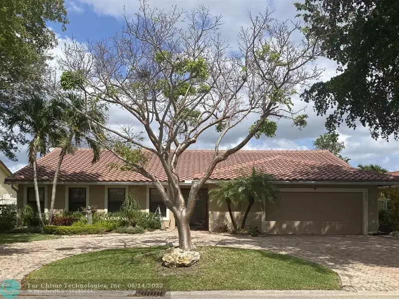 303 NW 105th Ter, Coral Springs, FL 33071