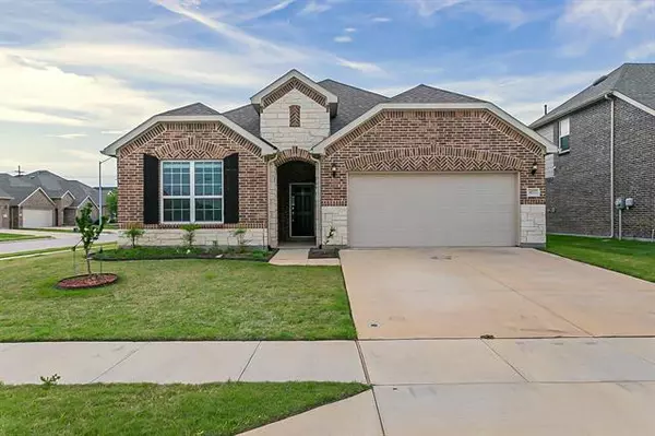 4872 Big Bear Circle, Fort Worth, TX 76244