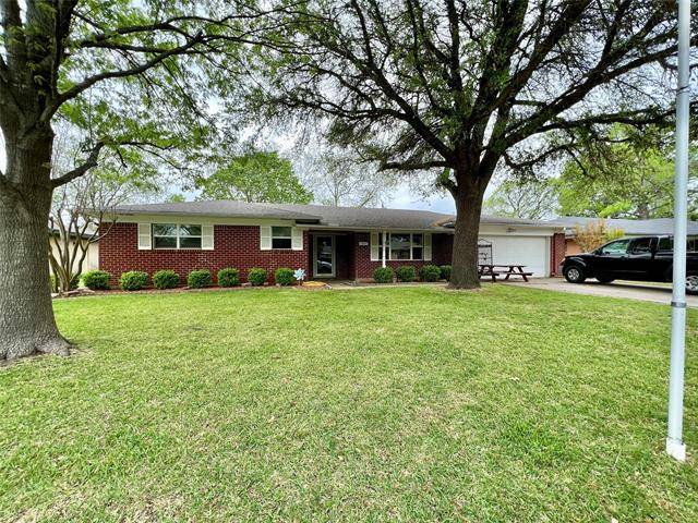 311 HILLSIDE Drive, Gainesville, TX 76240