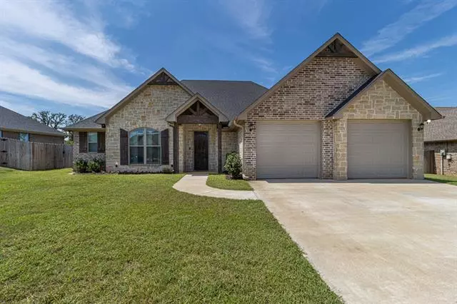 802 Sunny Meadows, Whitehouse, TX 75791