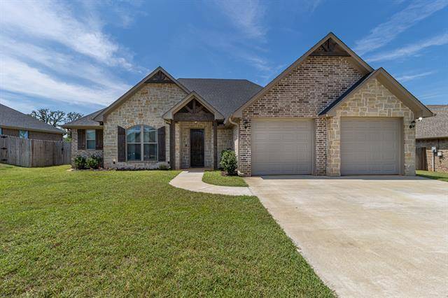 802 Sunny Meadows, Whitehouse, TX 75791