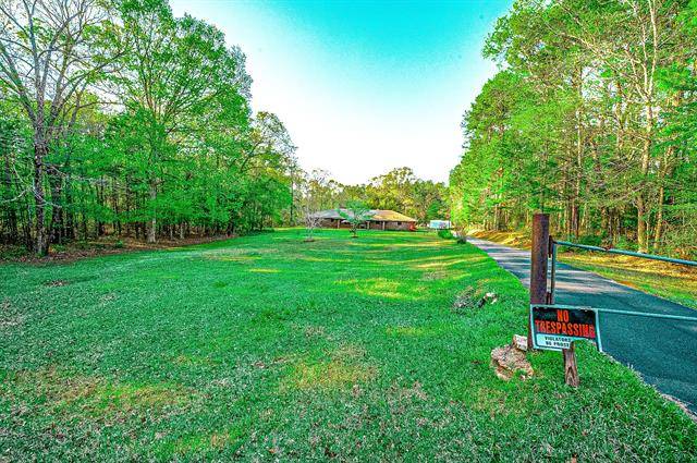 Minden, LA 71055,372 Hickory Hills Road