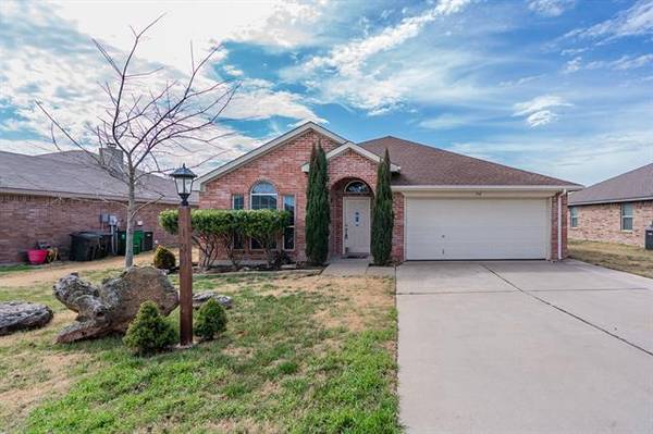 134 Kings Way Drive, Rhome, TX 76078