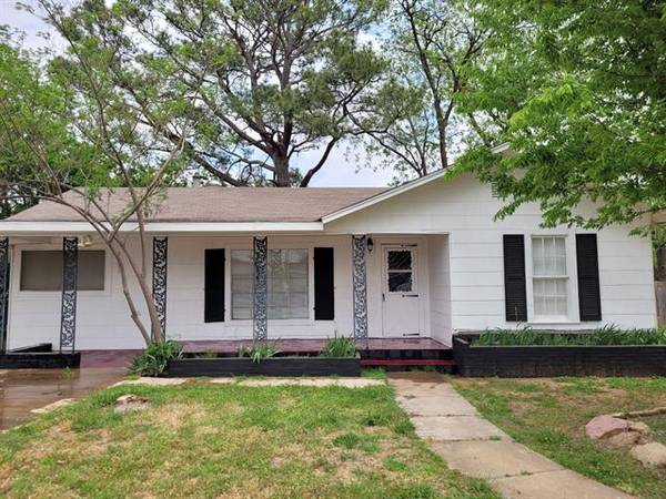 211 Ohio, Graham, TX 76450