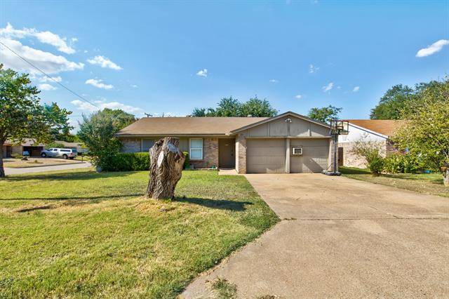 301 E Hampton Road, Crowley, TX 76036