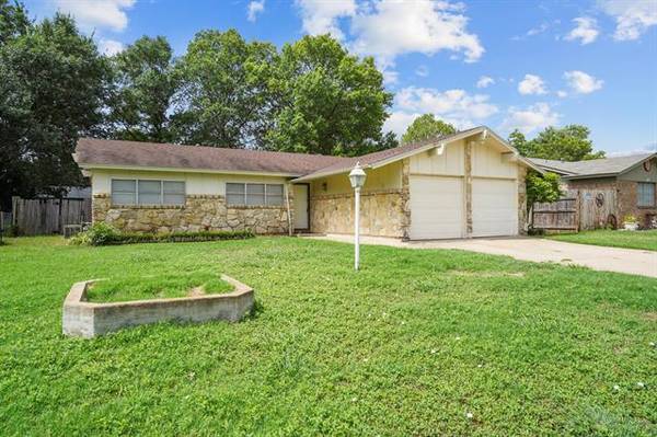 629 Meadowcrest Drive, Crowley, TX 76036