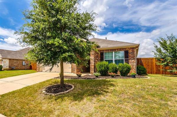 517 Bailer Drive, Crowley, TX 76036