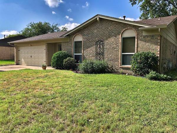 413 Harris Drive, Crowley, TX 76036