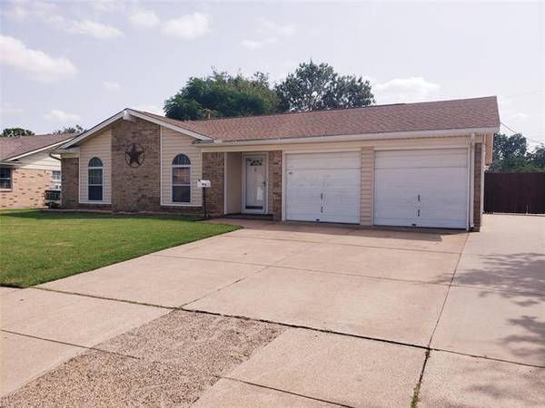 612 E Glendale Street, Crowley, TX 76036