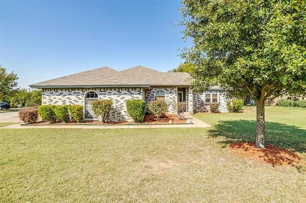 1204 Andrew Street, Crowley, TX 76036