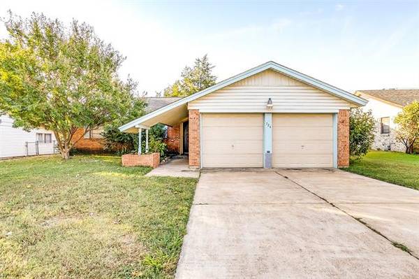 724 E Mission Street, Crowley, TX 76036