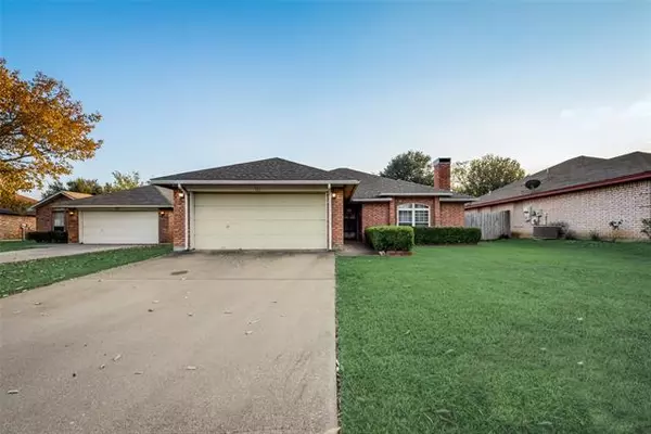 Crowley, TX 76036,521 Oak Hollow Court