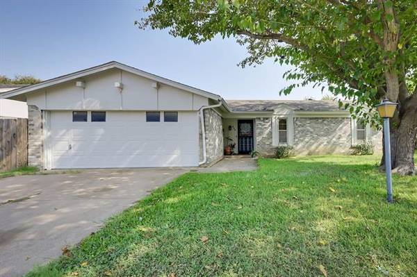 828 Colony Drive, Crowley, TX 76036