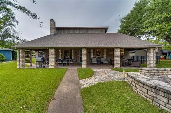 Granbury, TX 76049,3915 Winding Way