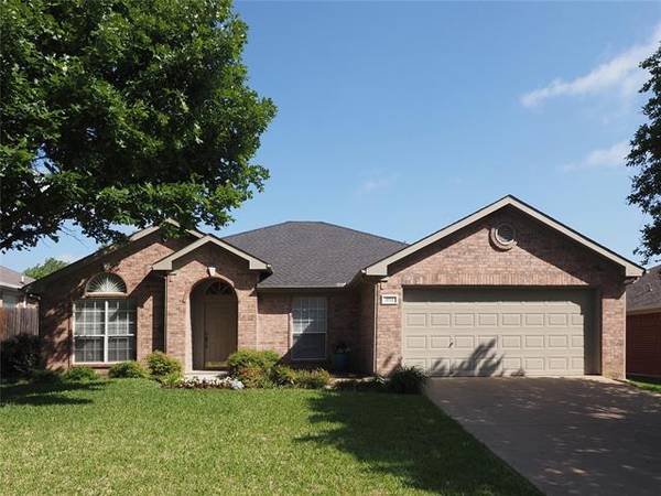 1713 Crestmeadow Lane, Mansfield, TX 76063