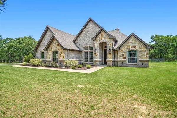 105 Wisteria Drive, Paradise, TX 76073