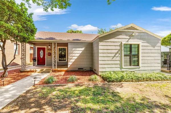 4028 Locke Avenue, Fort Worth, TX 76107