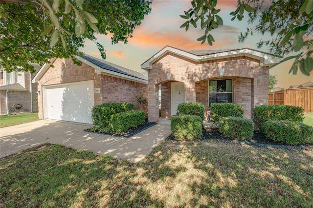 502 Angela Lane, Euless, TX 76039