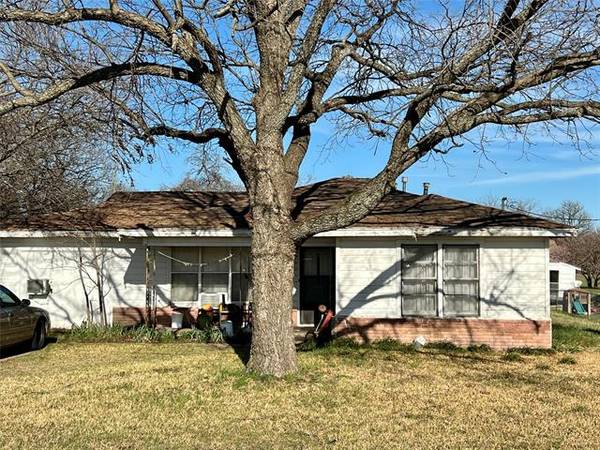 221 Center Point Road, Weatherford, TX 76087