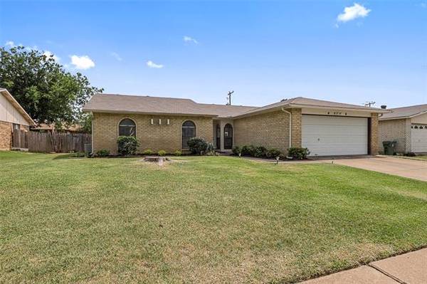 6706 Forestview Drive, Arlington, TX 76016