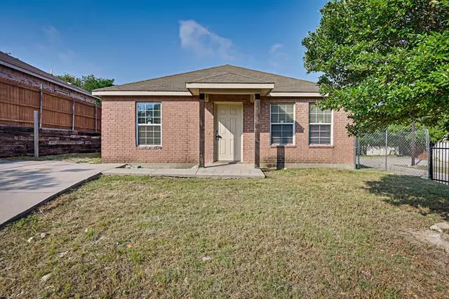 2945 NW 30th Street, Fort Worth, TX 76106