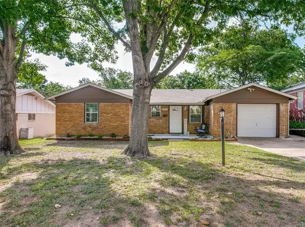 1801 Ellington Drive, Fort Worth, TX 76112