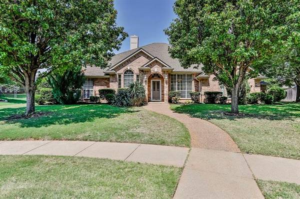 8305 Thornway Court, North Richland Hills, TX 76182