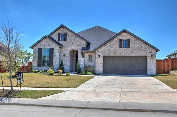 1012 Lake Hills Trail, Roanoke, TX 76262