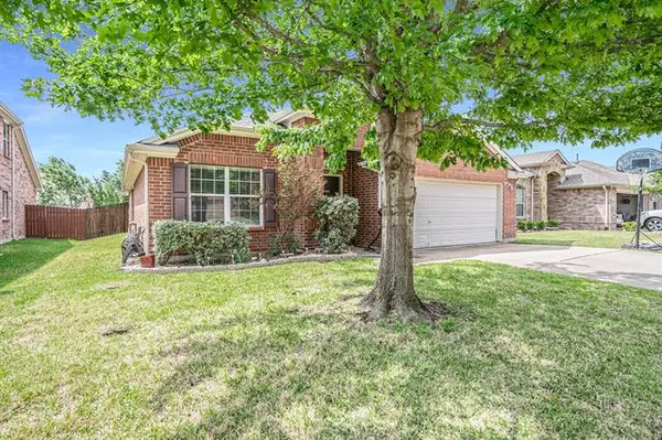 518 Moonrise Drive, Arlington, TX 76002