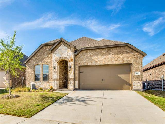 11013 Klondike Lane, Aubrey, TX 76227