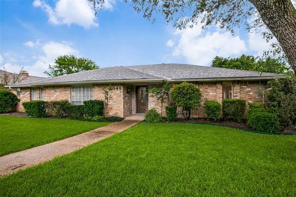 1048 Briarwood Lane, Desoto, TX 75115