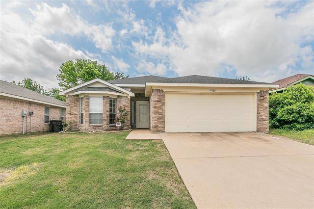 9929 Long Rifle Drive, Fort Worth, TX 76108