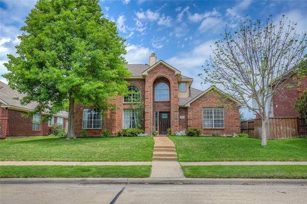 9017 Woodlake Drive, Rowlett, TX 75088